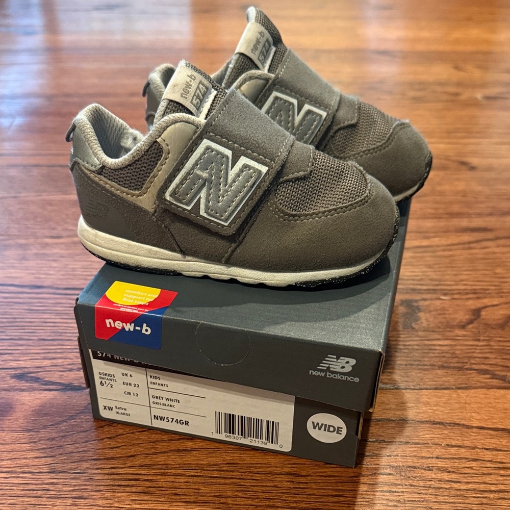 New Balance new-b 574 hook & loop size 6.5 XW